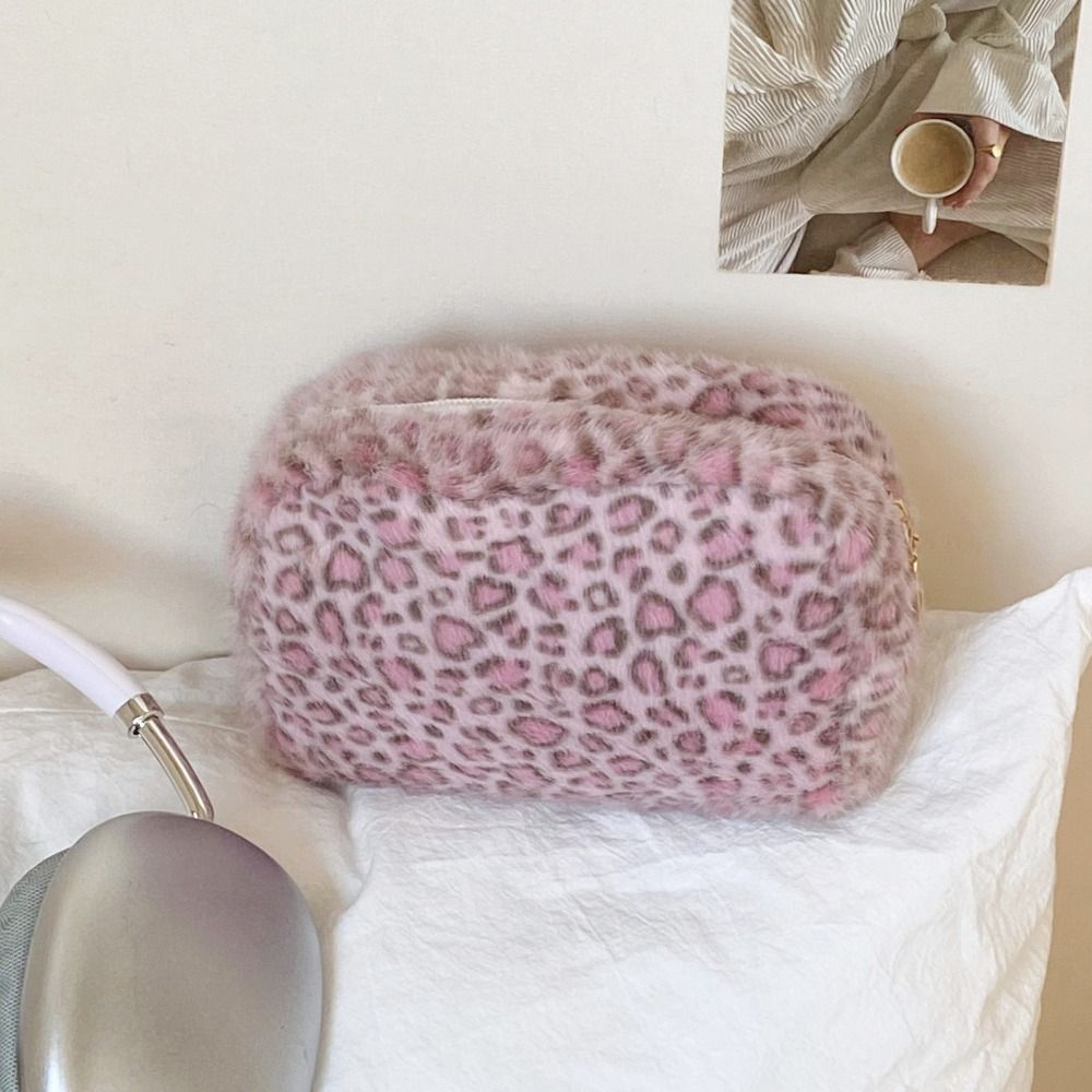 Tas Rias Berbulu Halus Berkual - Cosmetic Bags ulasan dan harga